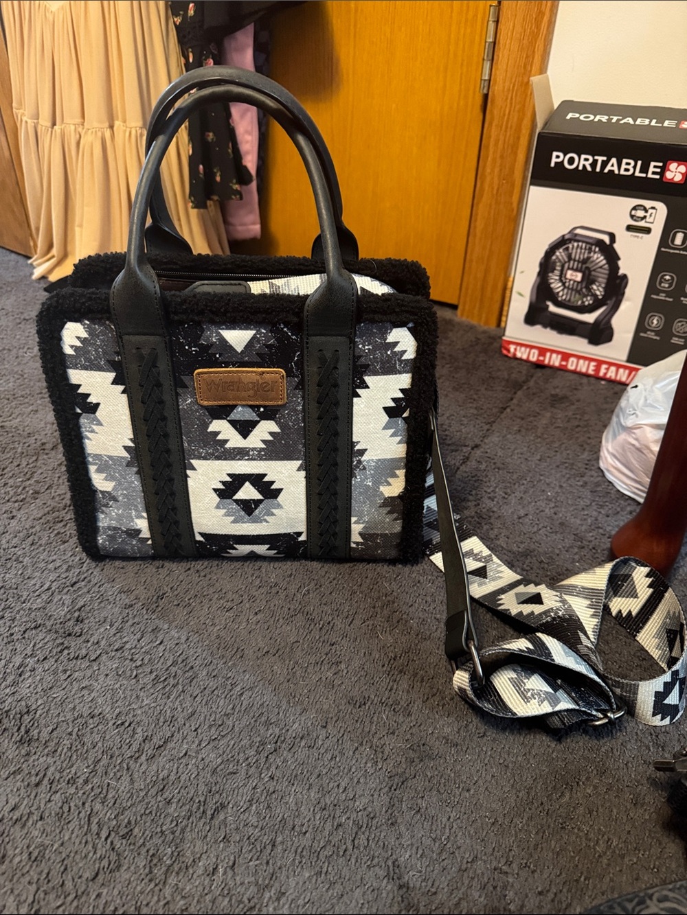 Wrangler Black & White Aztec Tote with Detachable Strap
